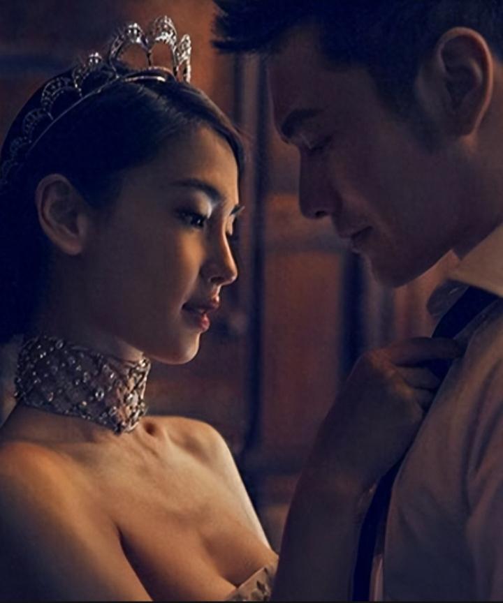 杨颖吻戏(杨颖吻戏钟汉良超甜合集!太美了吧)