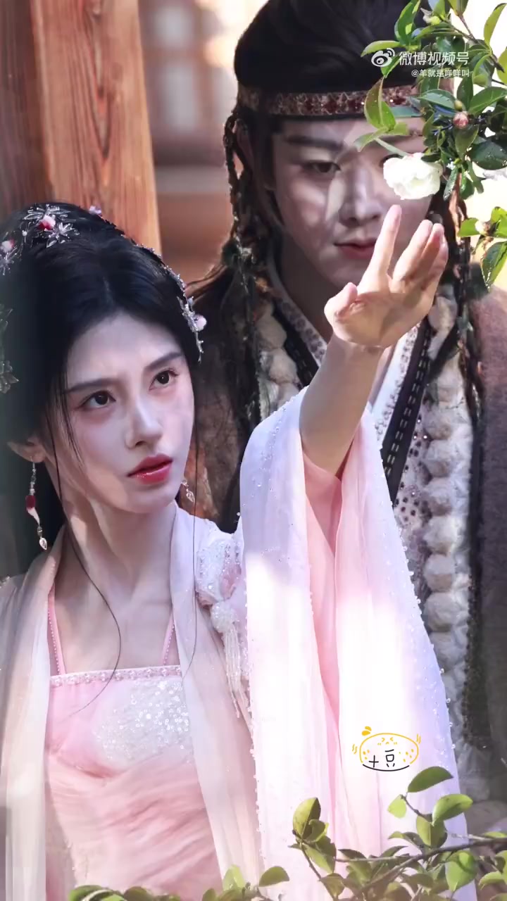 鞠婧祎吻戏(鞠婧祎吻戏错位吗)